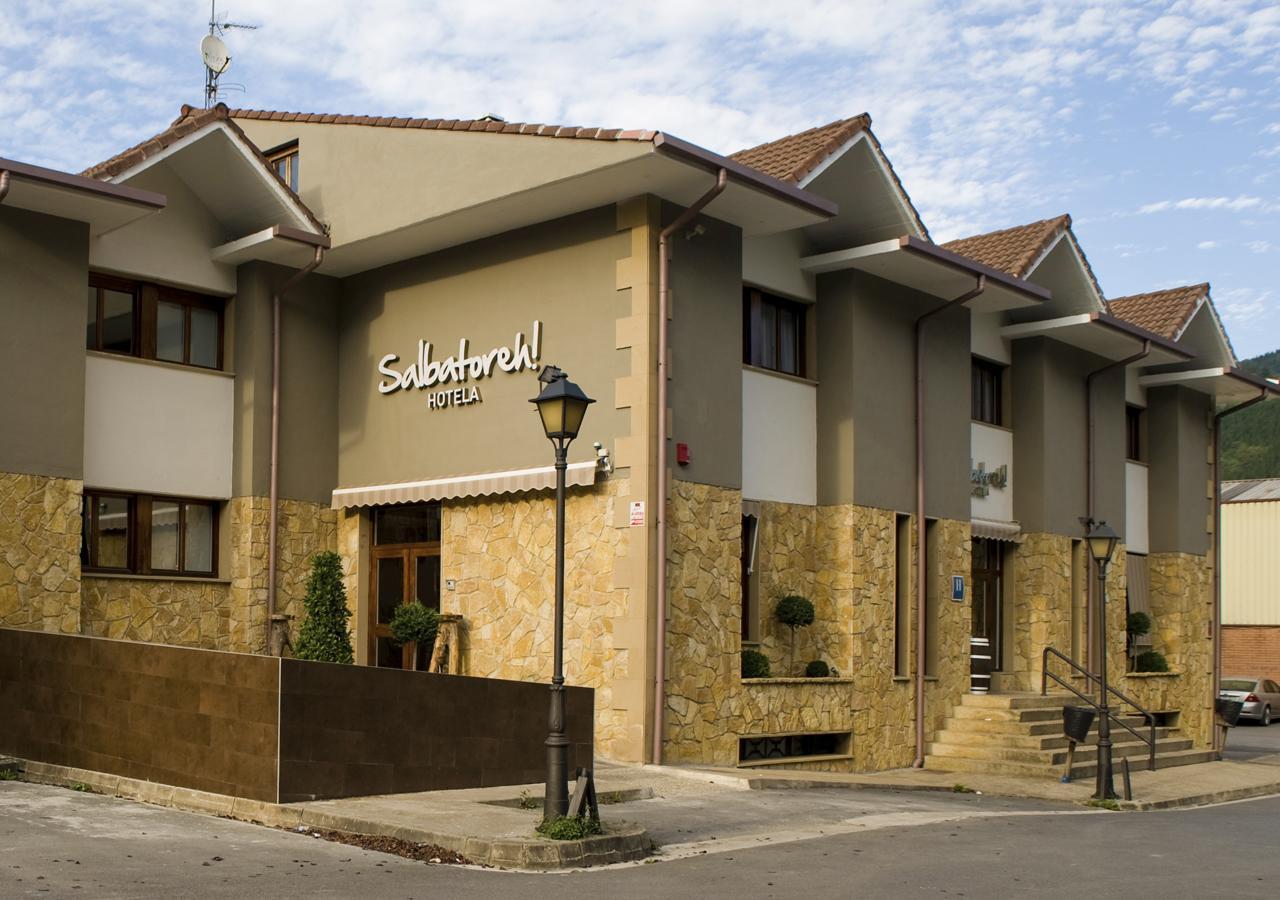 Hotel Salbatoreh Beasain Exterior foto